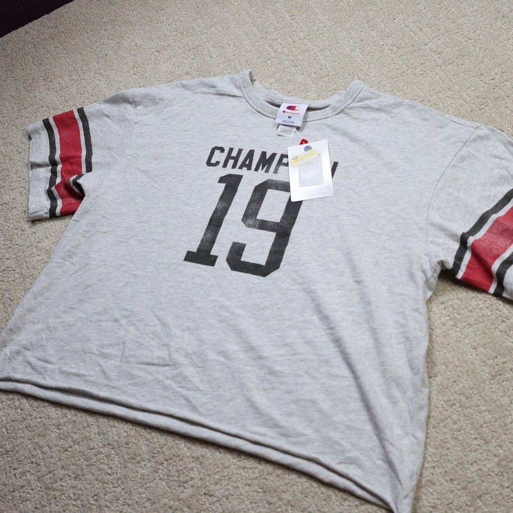 Champion Womens Distressed Graphic Cropped Tee Ash Heather Grey M V253TS03013